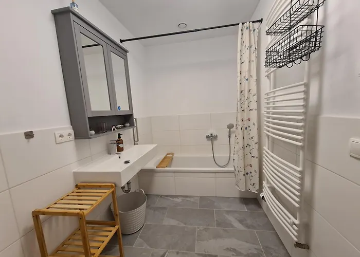 Gaestewohnung My Secret Garden 2 - Keine Monteure アパート Dennheritz